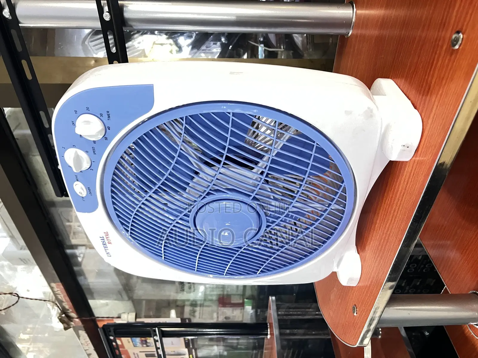 Universal Royal Bor Table Fan