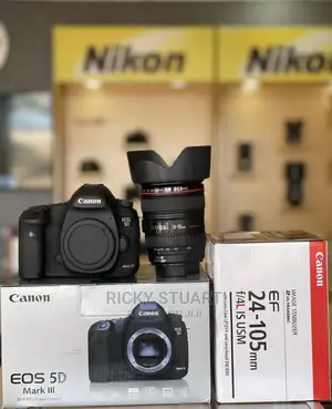 Canon 5D Mark Iii WTH 24-105mm Lens
