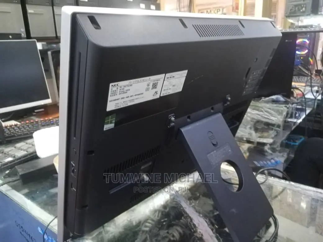Desktop Computer 4GB Intel Core I7 HDD 1T