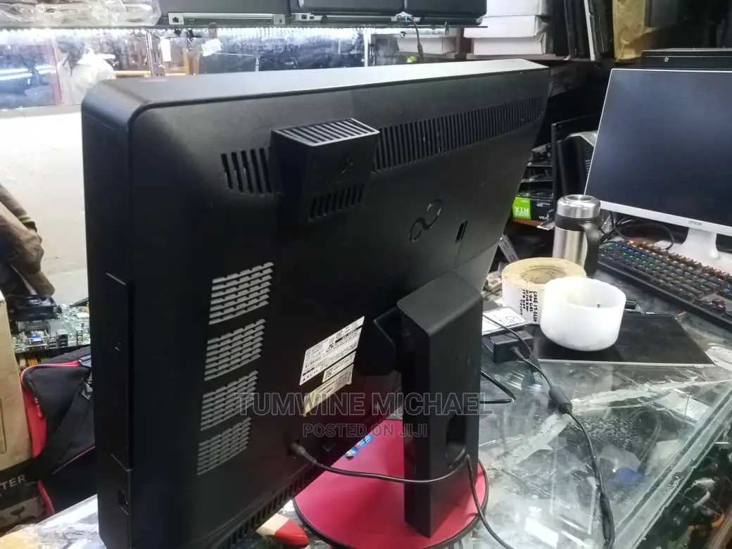 Desktop Computer 4GB Intel Core I7 HDD 1T