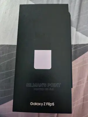 New Samsung Galaxy Z Flip 5 256 GB Purple