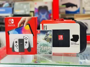 Nintedo Swith Oled With Case and a Game