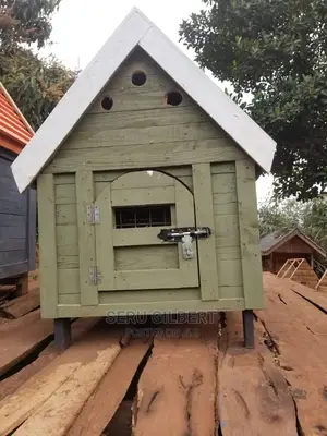 Aray Green Dog House