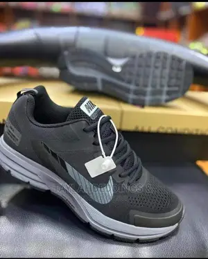 Nike Air Guide 10