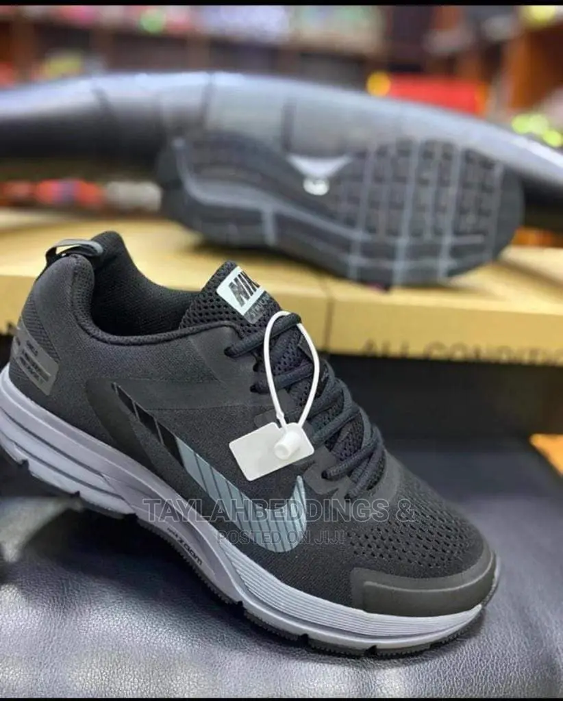 Nike Air Guide 10