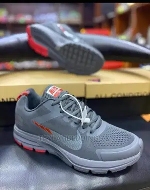 Nike Air Guide 10
