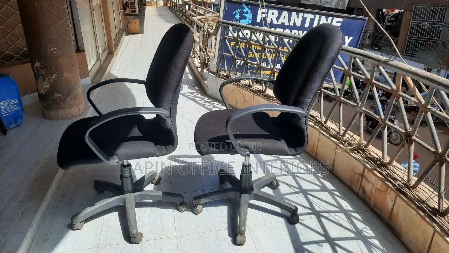 Medium Back Office Chairs