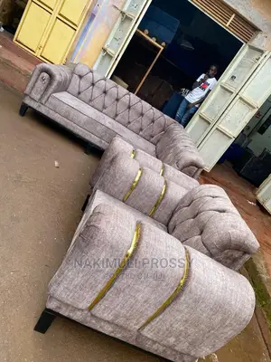 Classy Chesterfield 5 Seater Sofa