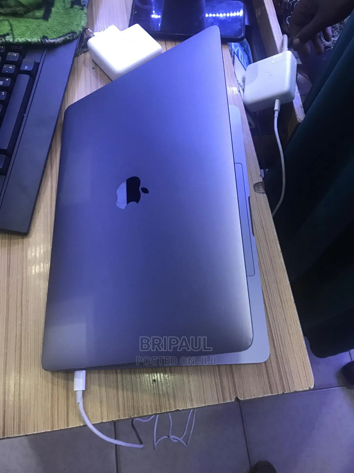 New Laptop Apple MacBook Pro 2019 8GB Intel Core I5 SSD 256GB