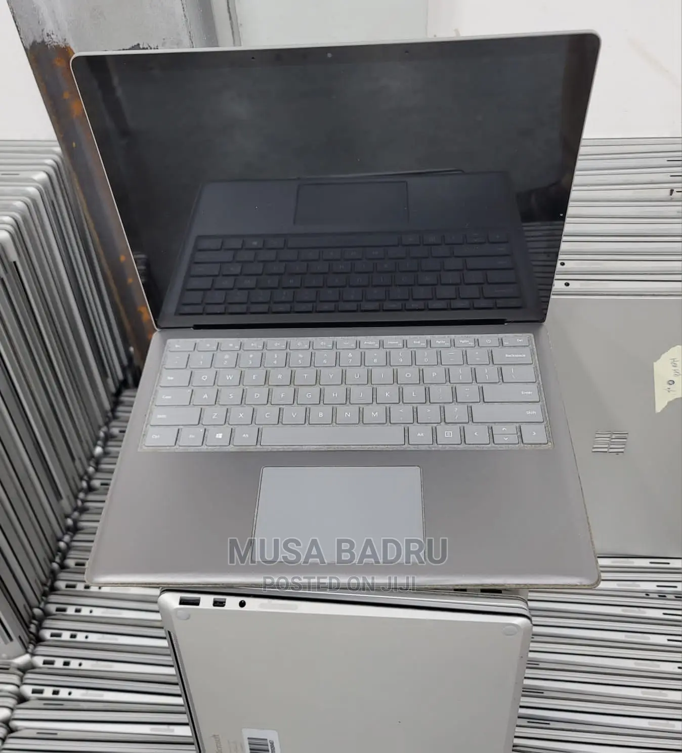 New Laptop Microsoft Surface Laptop 2 8GB Intel Core I5 SSD 256GB