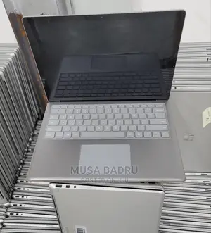 New Laptop Microsoft Surface Laptop 2 8GB Intel Core I5 SSD 256GB