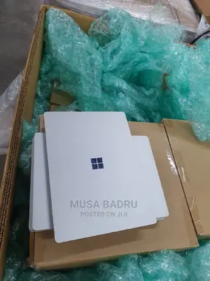 New Laptop Microsoft Surface Laptop 2 8GB Intel Core I5 SSD 256GB