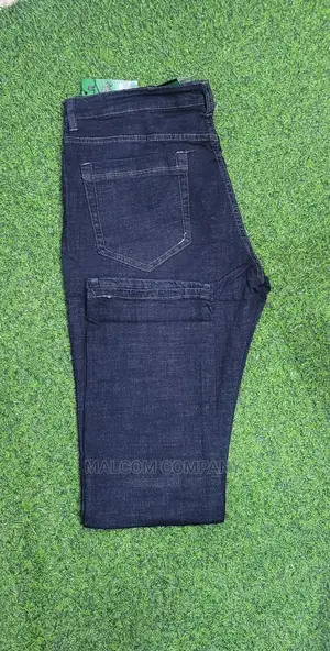 Men Plain Black Jeans.