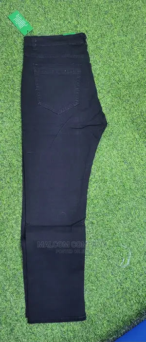 Men Plain Black Jeans Extra