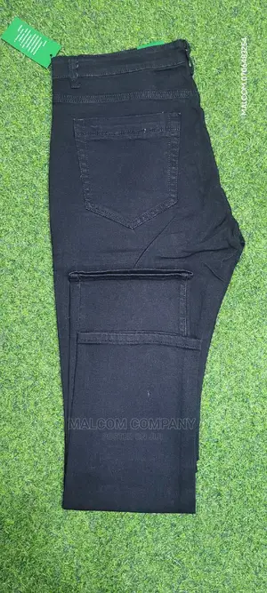 Men Plain Black Jeans Extra