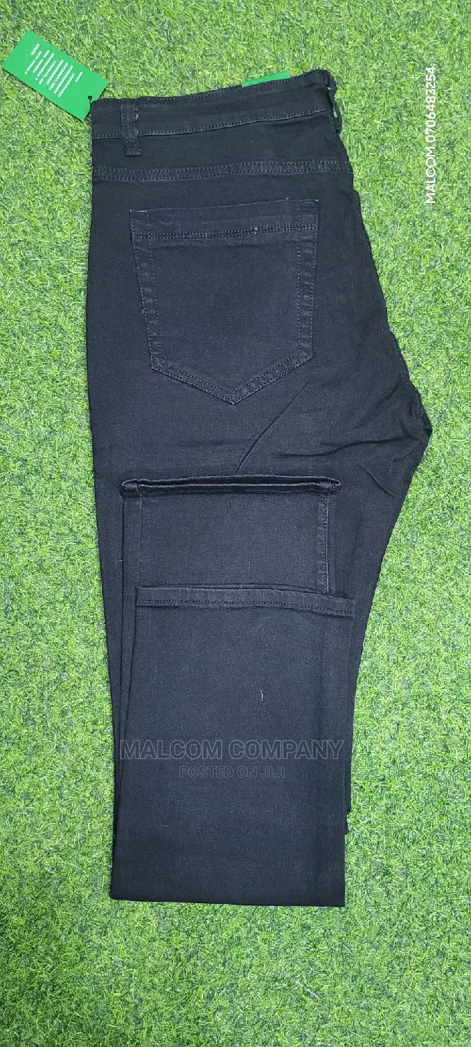 Men Plain Black Jeans Extra