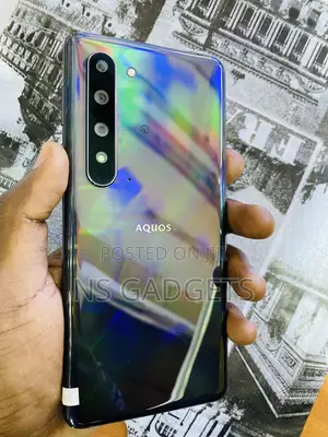 Sharp Aquos R5G 256 GB Black