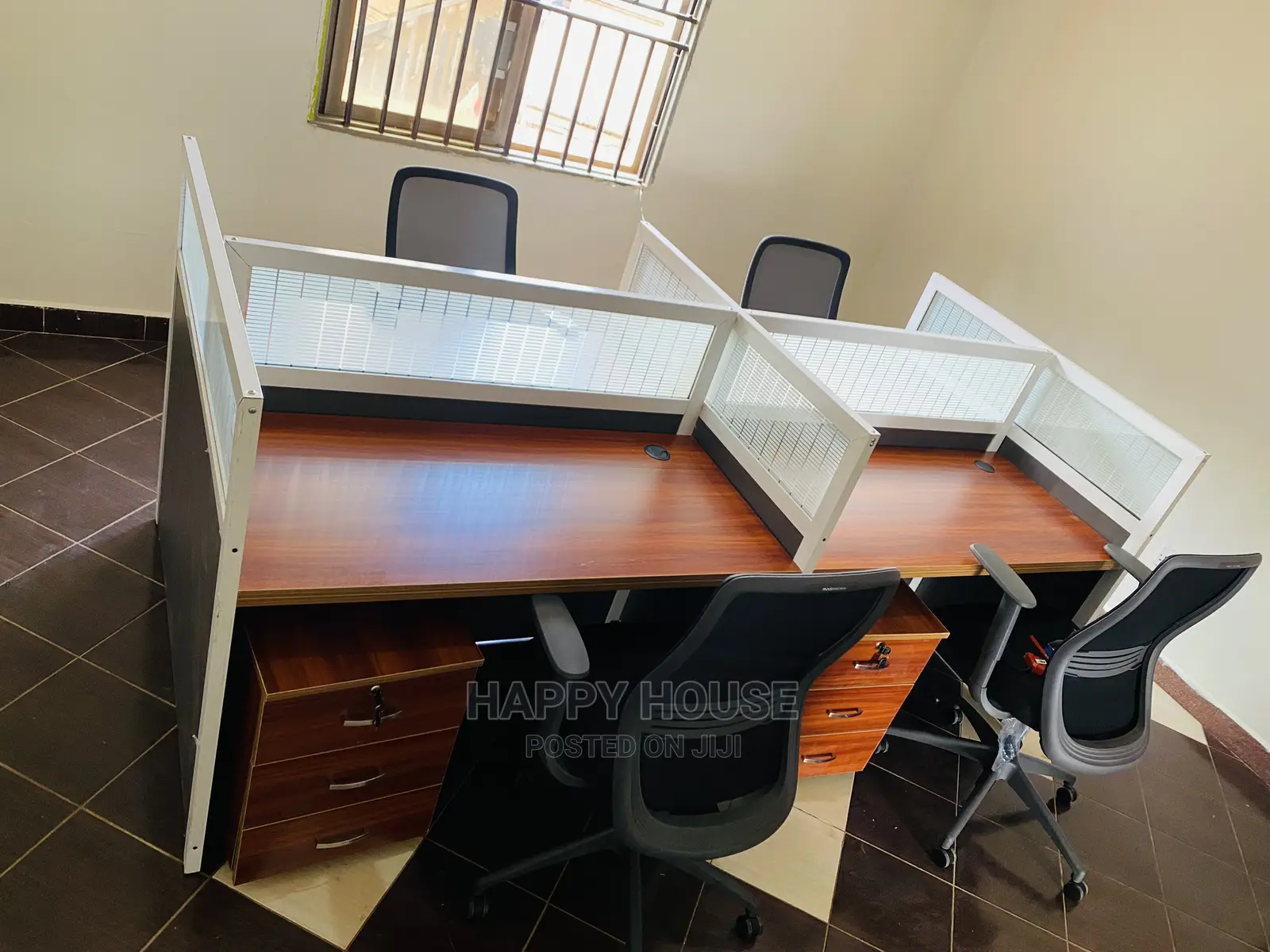 Workstation 4 Seater With Rollable Chairs