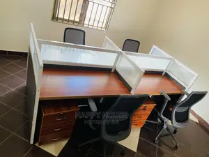 Workstation 4 Seater With Rollable Chairs