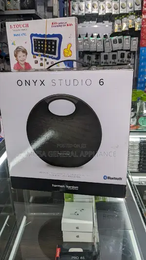 Onyx Studio 6