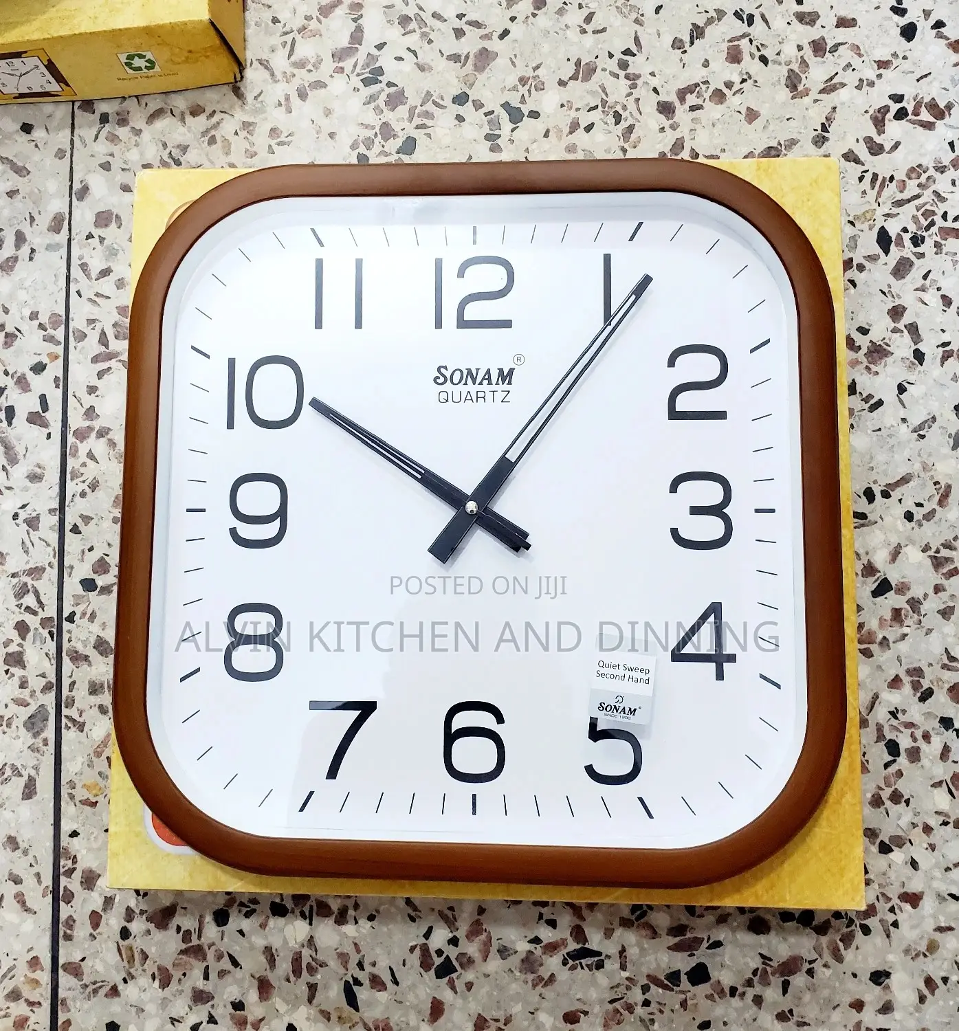 Square Non Ticking
Wall Clock