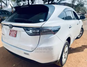 Toyota Harrier 2.0 2015 White