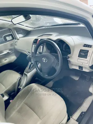 Toyota Auris 2011 White