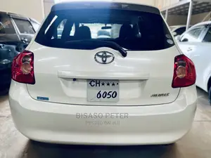 Toyota Auris 2011 White
