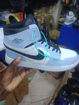 Jordan 1 Sneakers