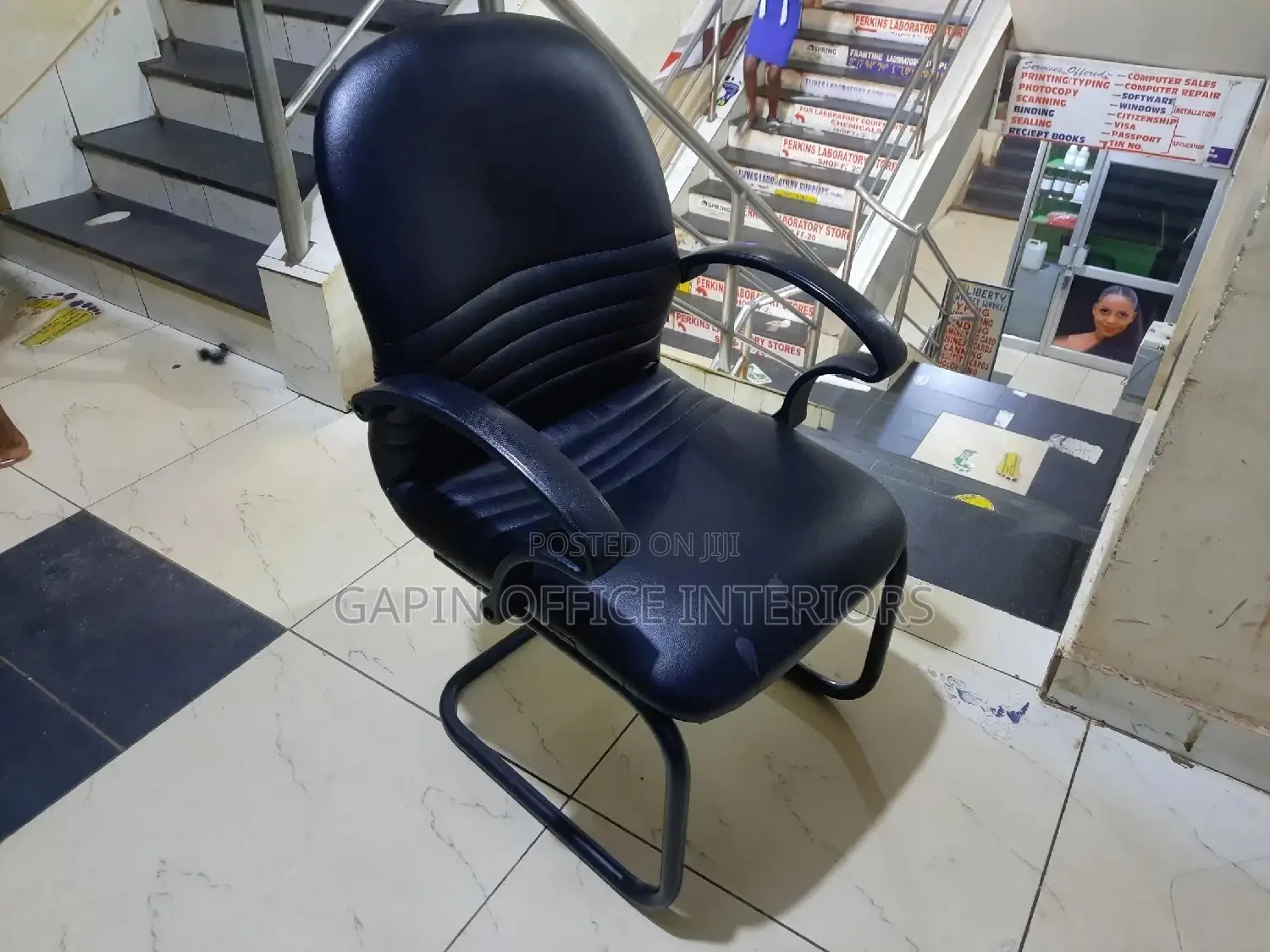 Visitor's Office Chair