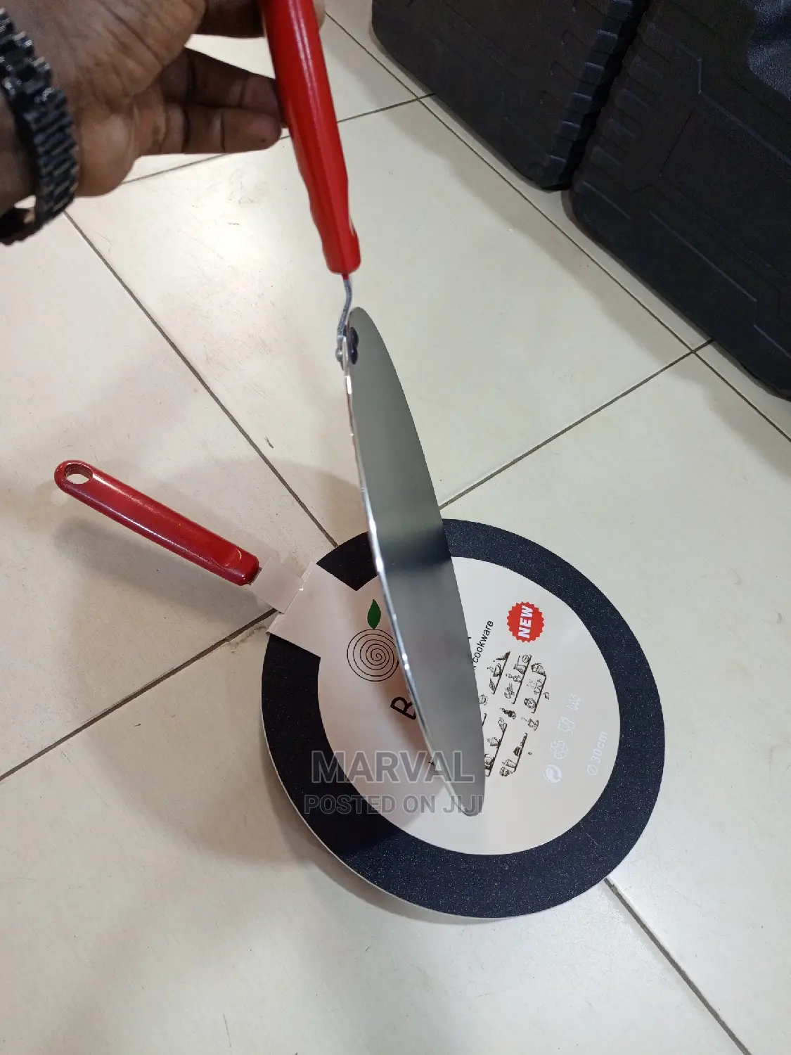 Flat Non Sticky Pan 30cm