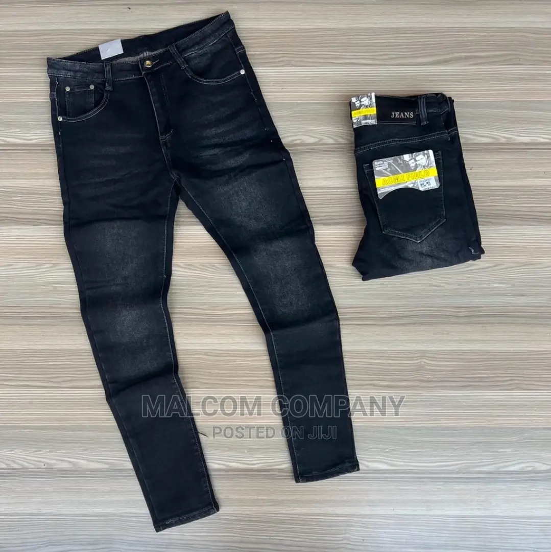 Men Jeans Fitting