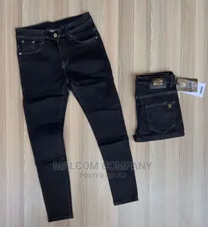 Men Jeans Fitting