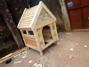 Simba Dog House