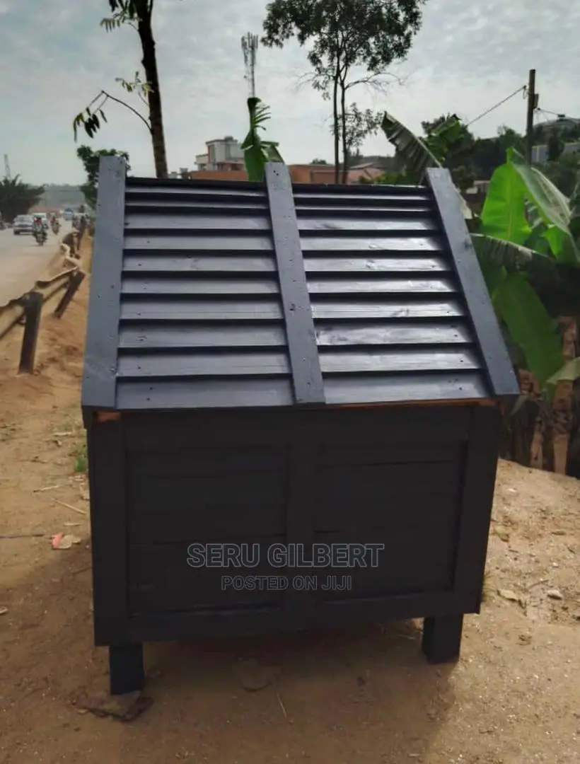 Hooo Plan Black Dog House