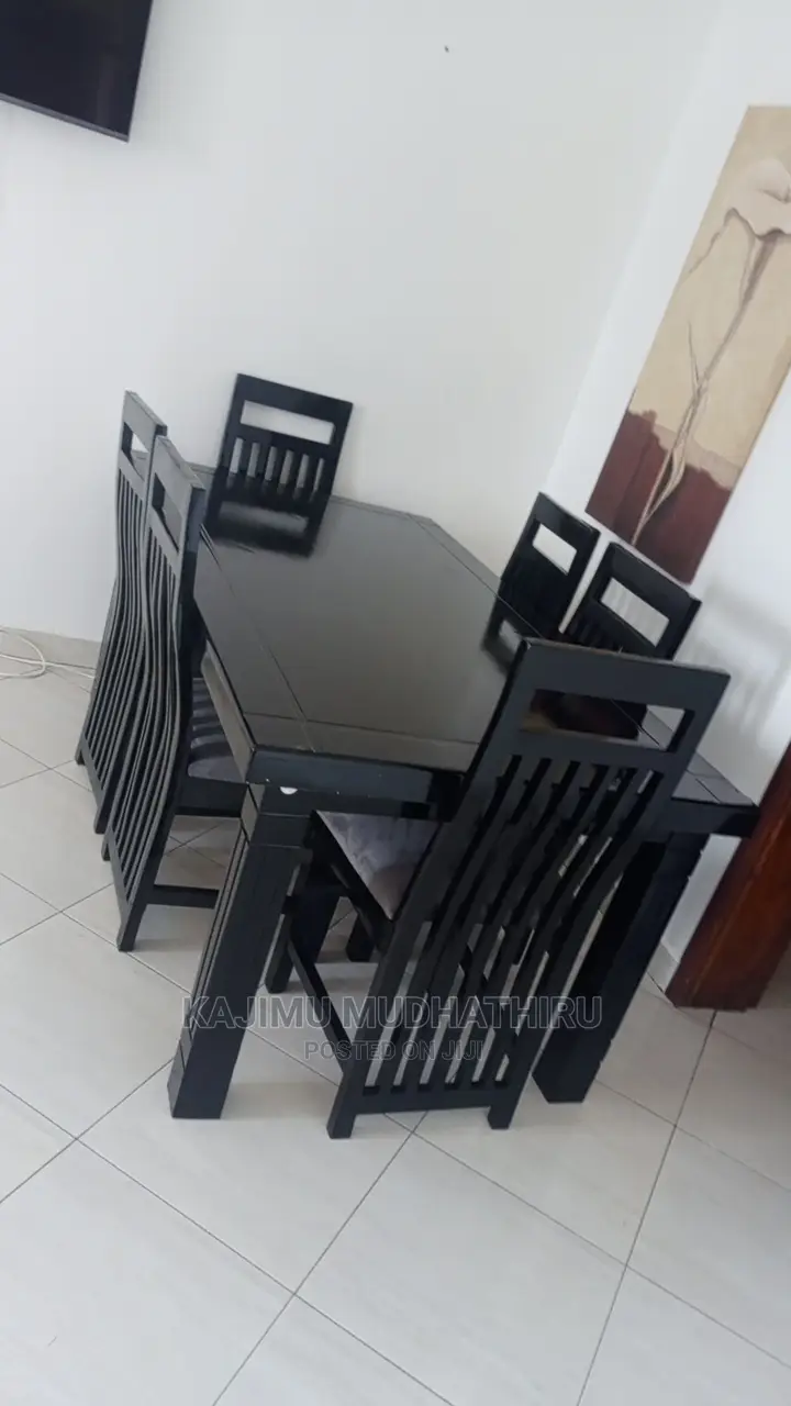 6seater Dinning Tables Free Delivery Within Kampala.