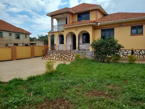 Furnished 5bdrm Duplex in Kira for sale
