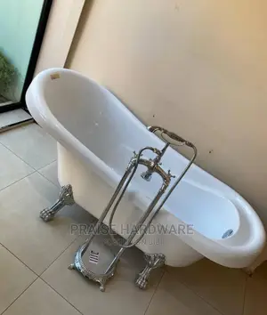 Stand Alone Bathtab