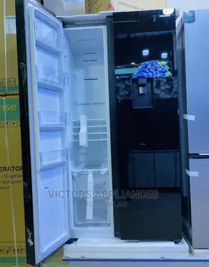 Hisense 670L Side by Side Refrigerator, Black Mirror Finish