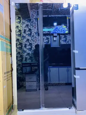 Hisense 670L Side by Side Refrigerator, Black Mirror Finish