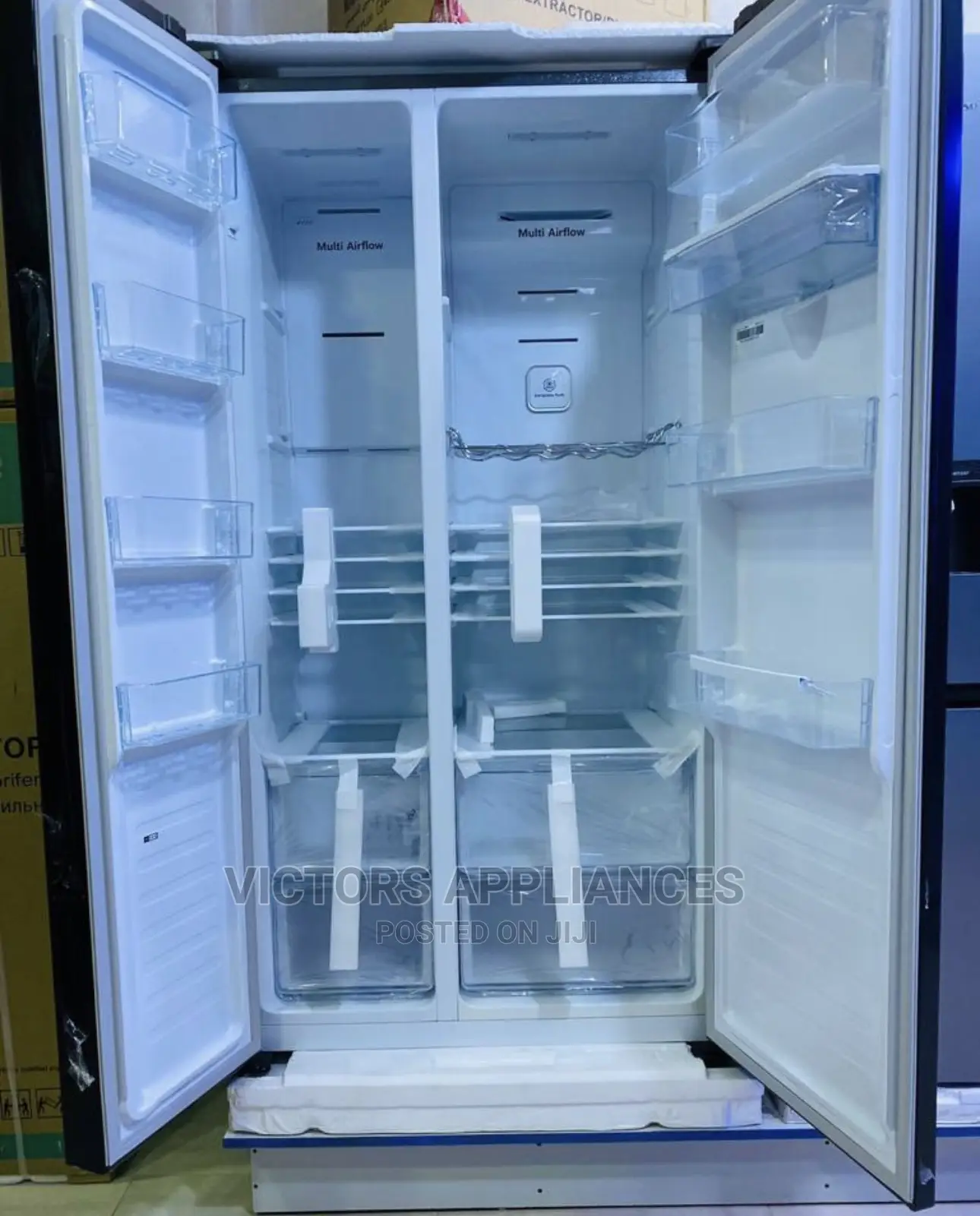 Hisense 670L Side by Side Refrigerator, Black Mirror Finish