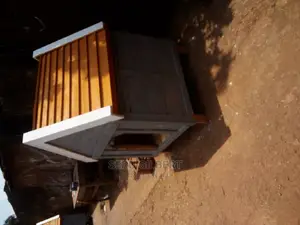 Kim Present U Dog House