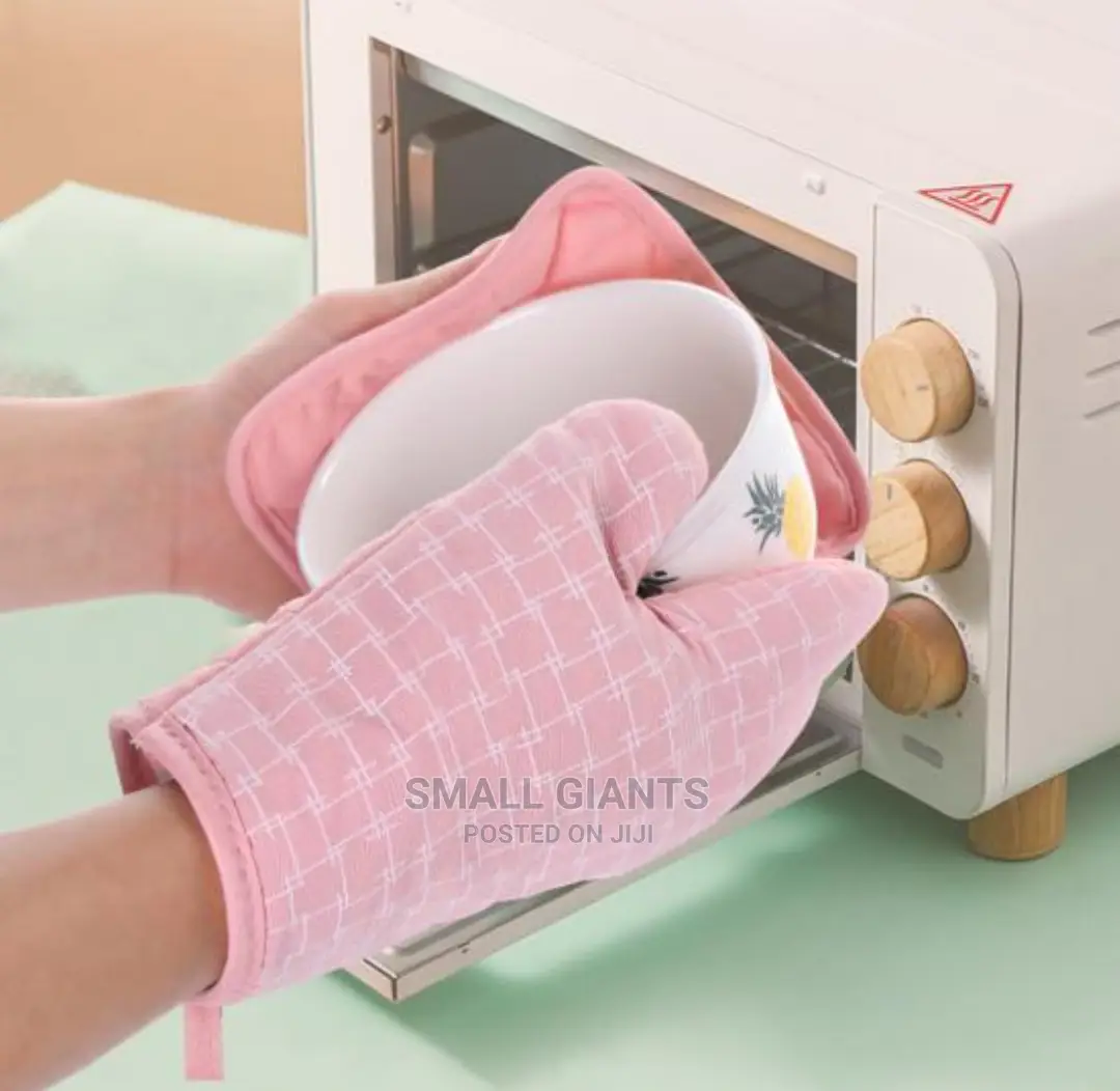 Set of 1 Oven Gloves and 1 Kitchen Pot Holder