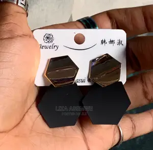 Simple Lady’S Earpins Available