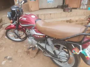 TVS HLX 125 2020 Red