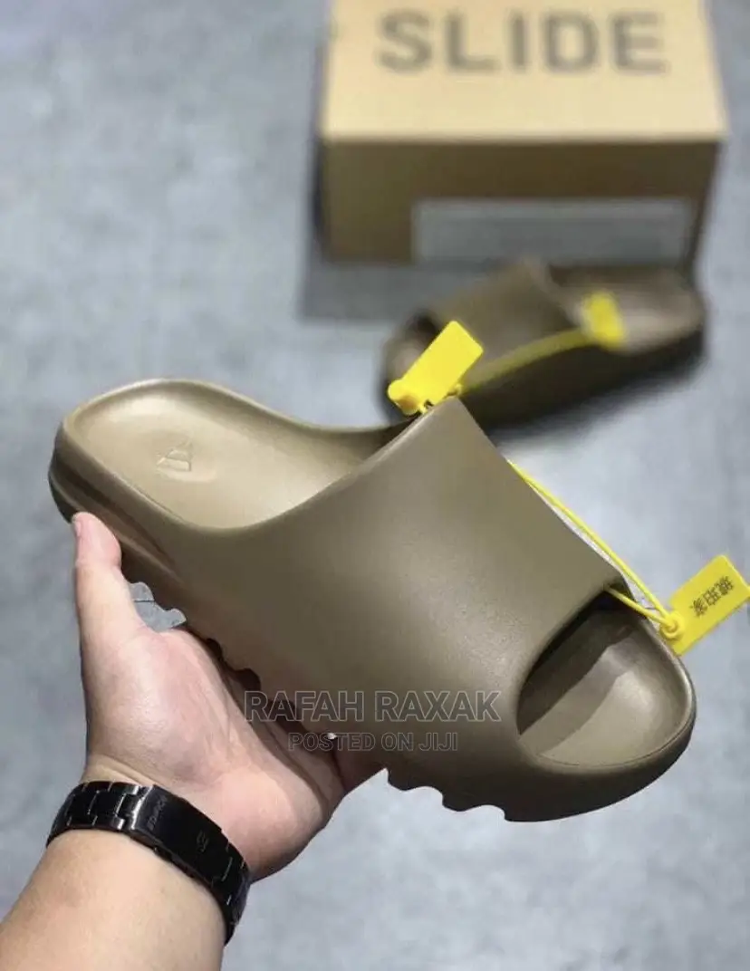 Original Classic Adidas Yeezy Slide Push In’S