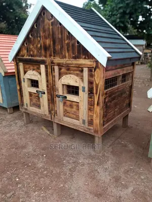 Allpu Dog House.