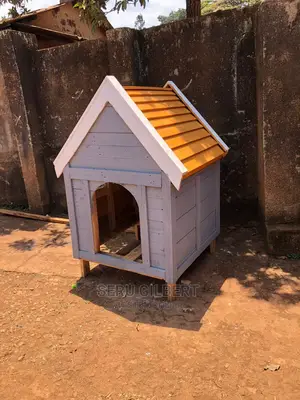 Zu Mo Dog House
