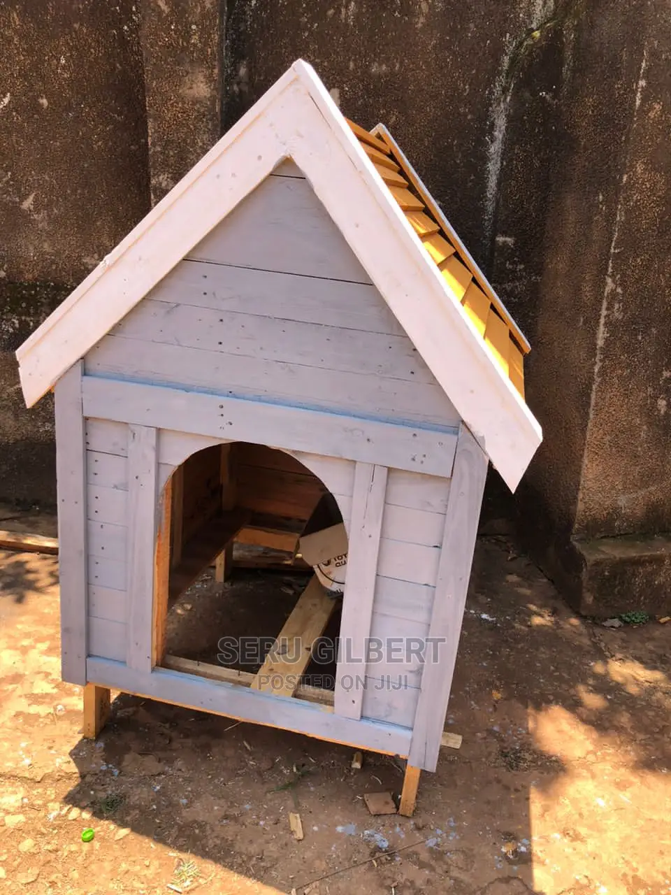 Mutom Dog House