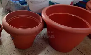 Round Plastic Flower Pots
